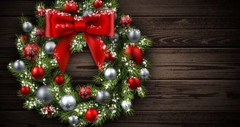 outdoor christmas wreath and lighting