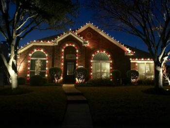 holiday decorations outside-winter landscaping