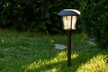 solar powered garden light