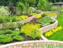 luxury-garden-landscaping-rynolawncare-768x345-1.webp
